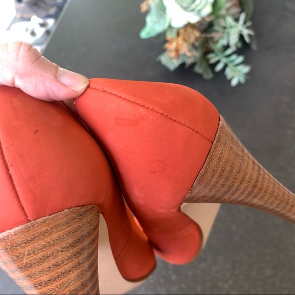 COLIN STEWART red suede closed toe pump heel - Picture 6 of 9